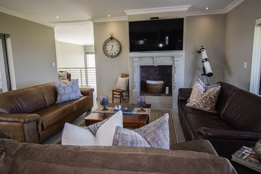 6 Bedroom Property for Sale in Kleinbaai Western Cape